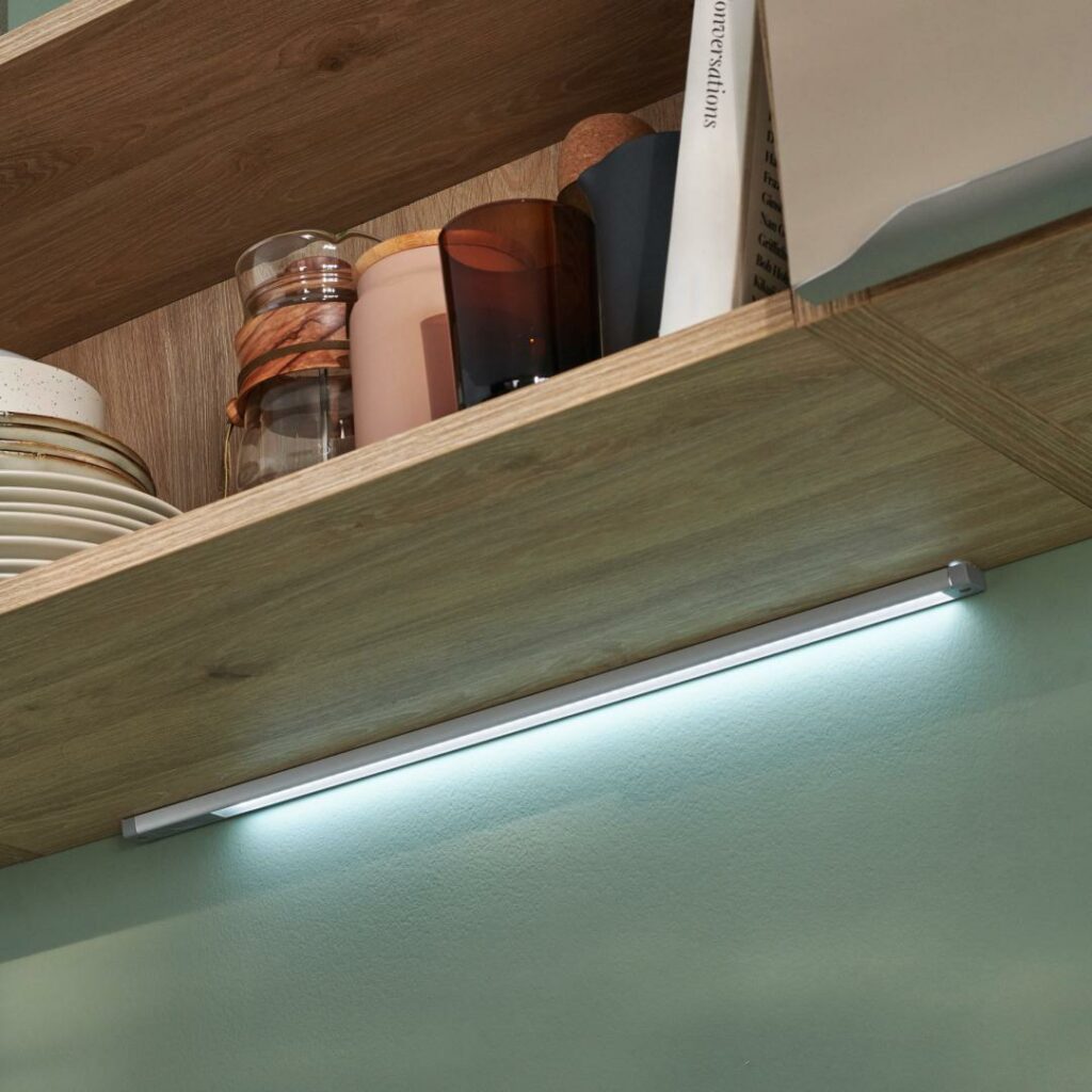 Eclairage sous une étagère de cuisine